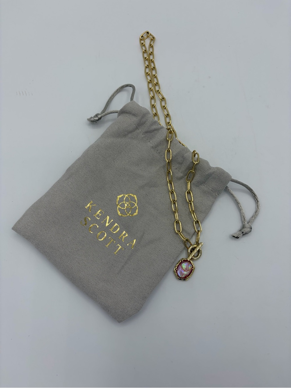 Kendra Scott Gold Paperclip Chain Toggle Necklace with Iridescent Pink Pendant - Picture 2 of 5